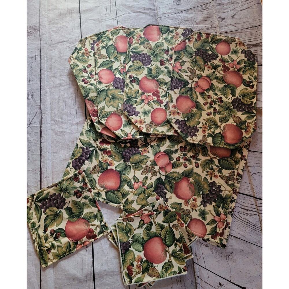 Fruit Grapes Berries Kitchen Linnens Set 4 Placemats Napkins Runner Pot Holder